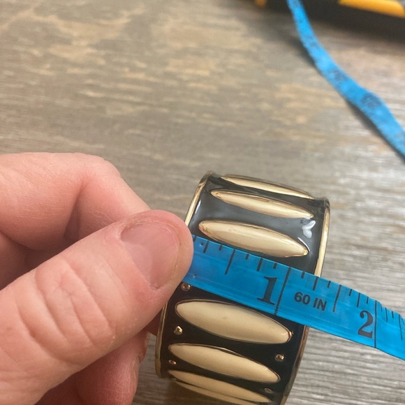 Vintage 90s Black & Enamel & Gold & Enamel Clamper Bracelet - Picture 5 of 6